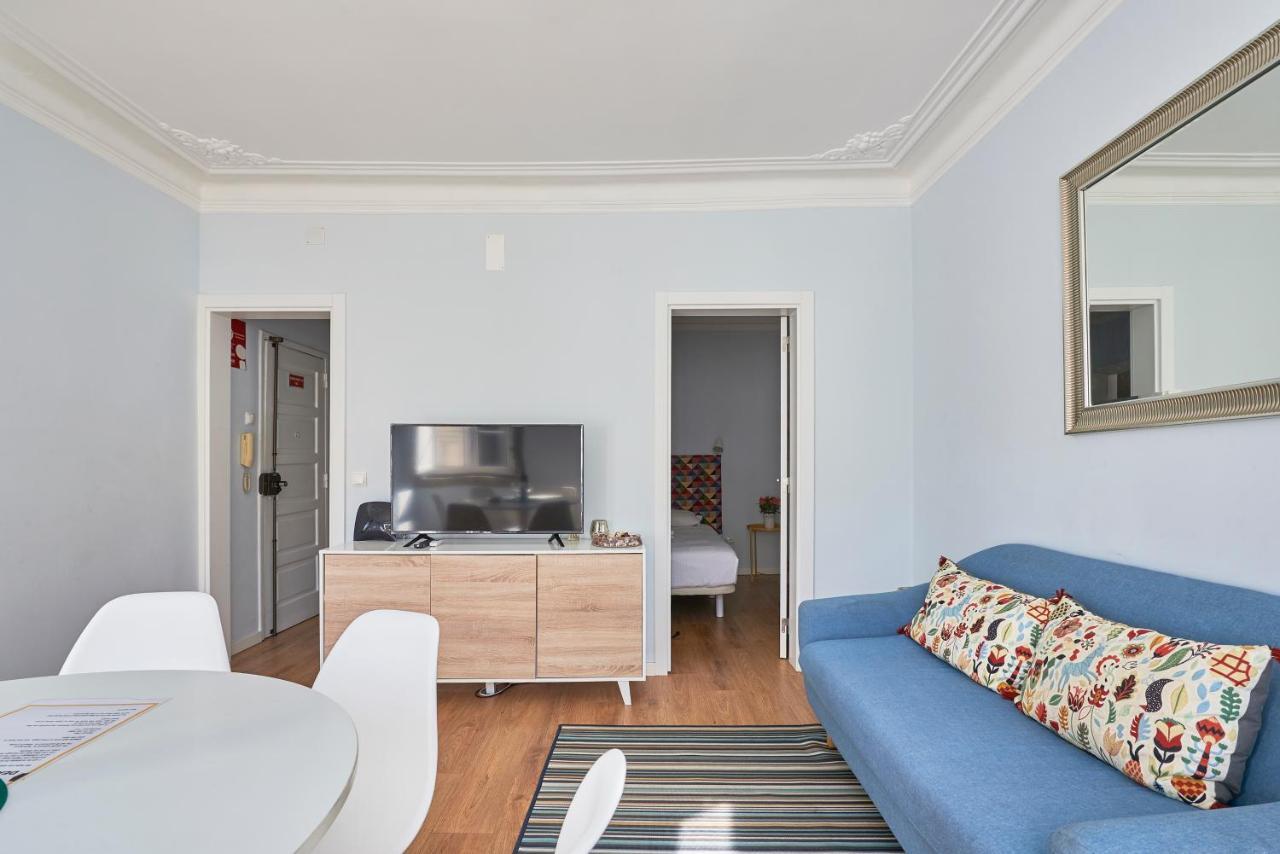 Elegant Riverview Apartment In Historical Lisbon Exterior photo