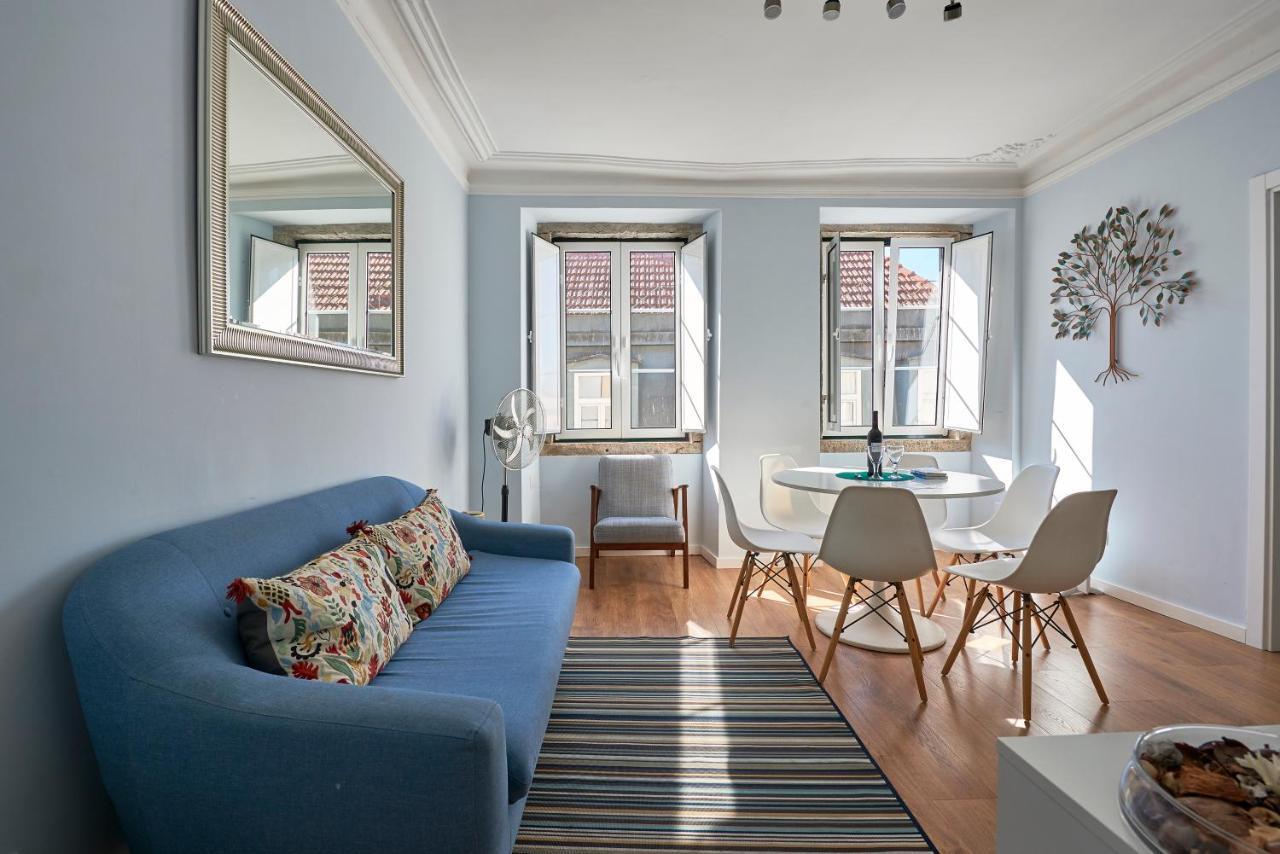 Elegant Riverview Apartment In Historical Lisbon Exterior photo