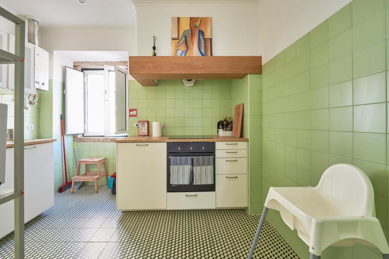 Elegant Riverview Apartment In Historical Lisbon Exterior photo