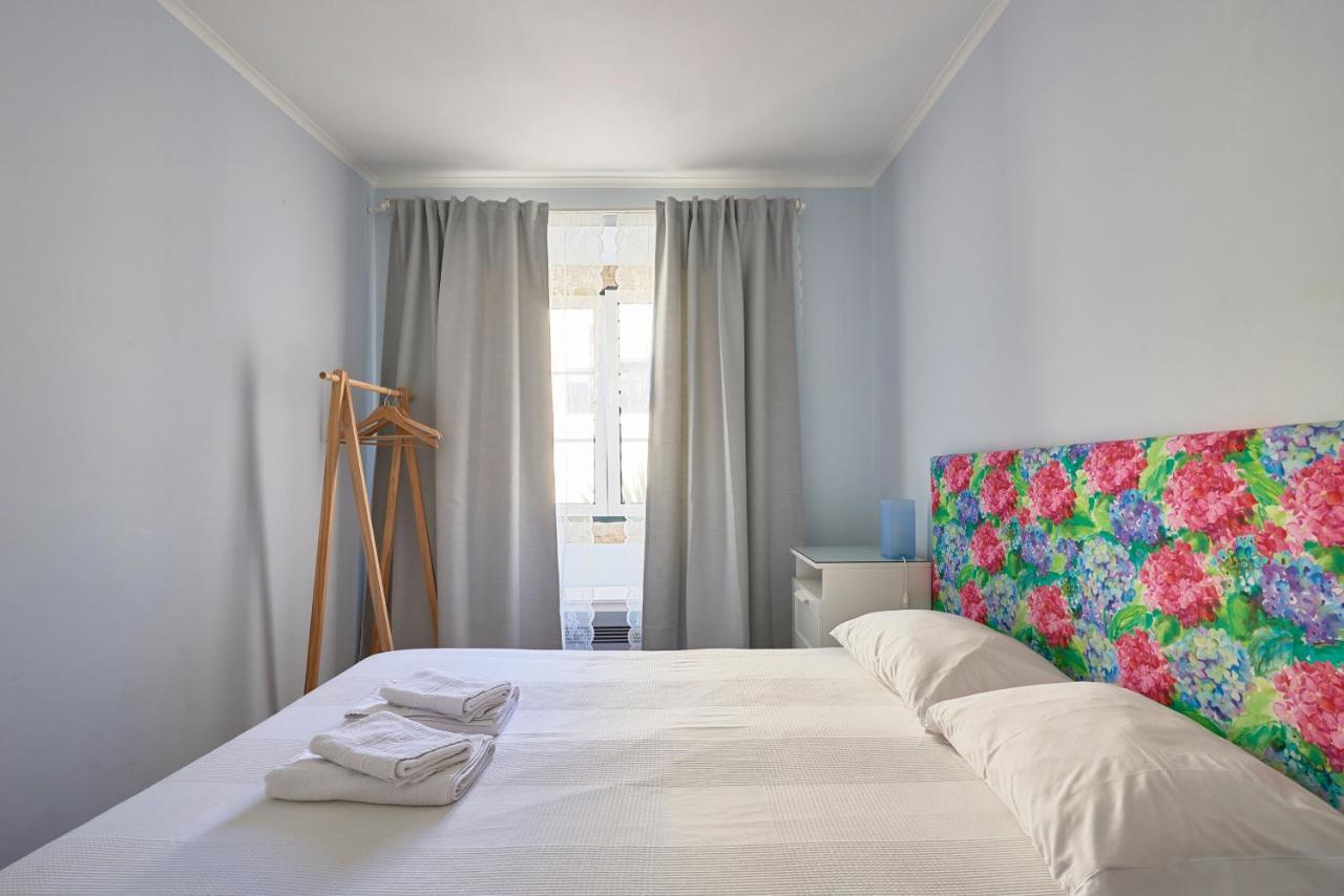 Elegant Riverview Apartment In Historical Lisbon Exterior photo