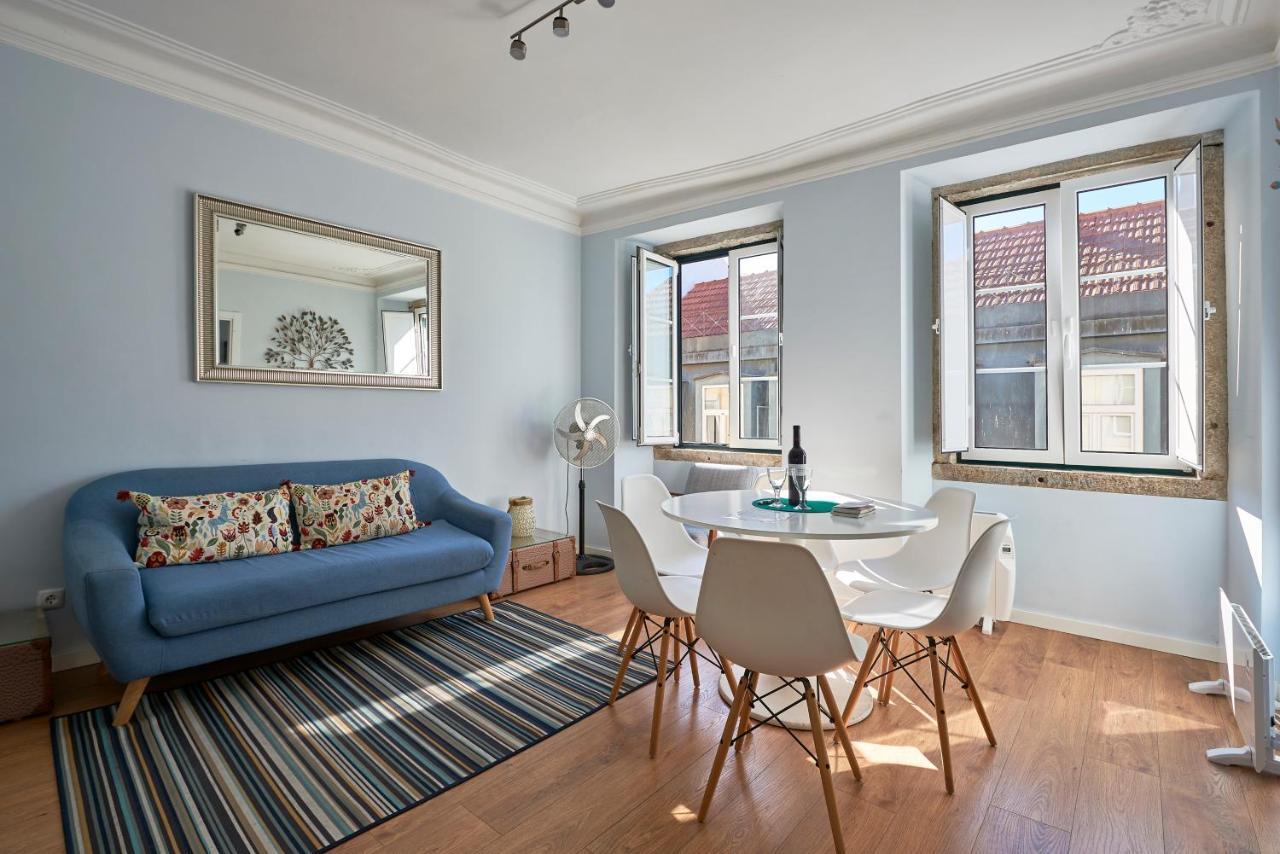 Elegant Riverview Apartment In Historical Lisbon Exterior photo