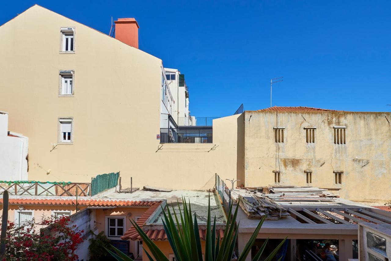 Elegant Riverview Apartment In Historical Lisbon Exterior photo